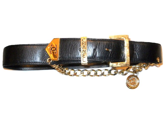 CHANEL black smooth leather belt Golden Metal  ref.102370