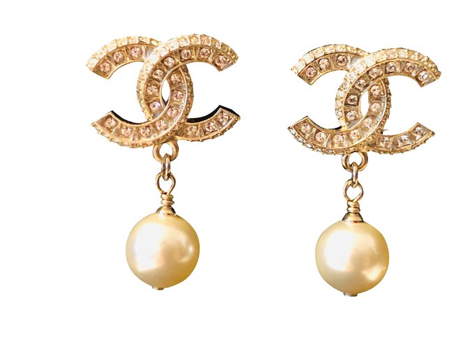 Chanel-Ohrring Weiß Golden Metall Perle  ref.102399
