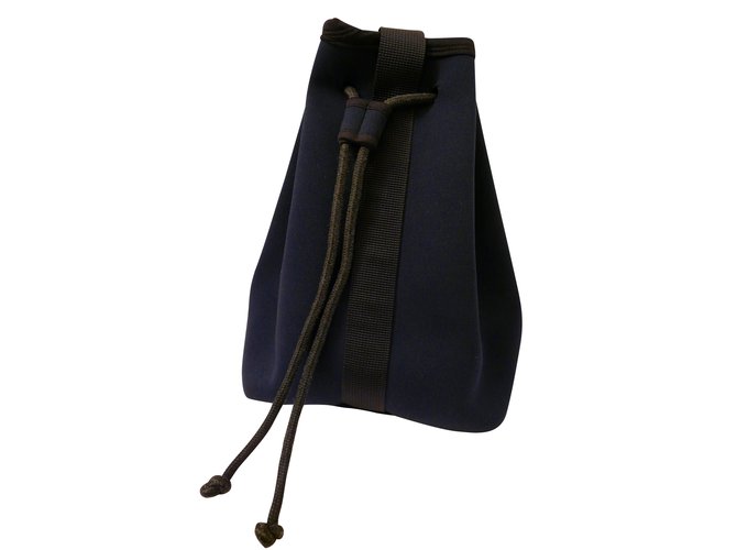 Autre Marque Black neoprene shoulder bag in black finish Navy blue Synthetic  ref.102424
