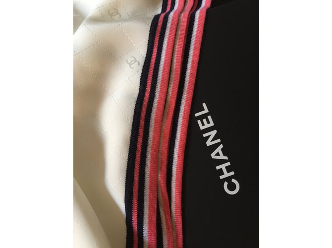 Chanel Lenços Bege Seda  ref.102615