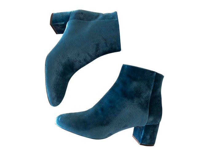 aquazzura blue velvet boots