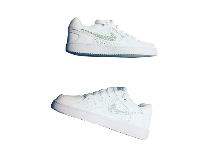 Nike strength in leather White  ref.104099