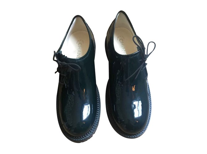 Chanel baked brogues Dark green Patent leather  ref.104633