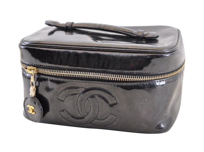 Chanel Vanity Cosmetic Pouch Black Patent leather  ref.104668