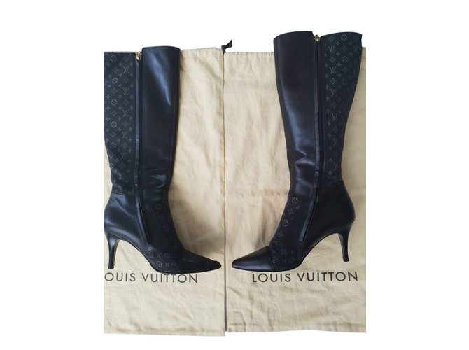 Louis Vuitton monogrammed boots Dark brown Leather Cloth  ref.104685