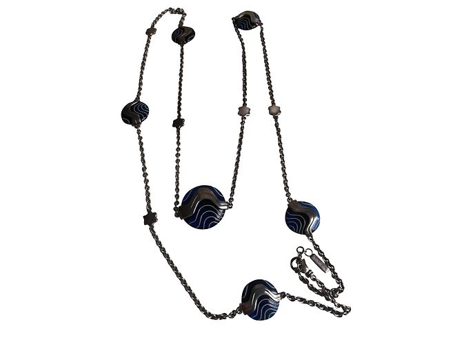 Collar Montblanc de plata con motivos azules y estrellas