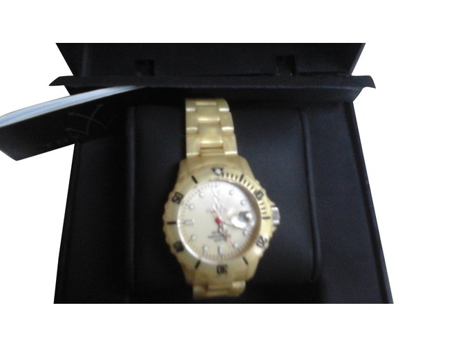 Autre Marque TOY WATCH Uhr WASSERFESTER STAHL Golden Metall  ref.99710