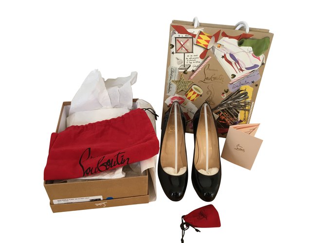 Christian Louboutin New Simple Pump Black Patent leather  ref.99718