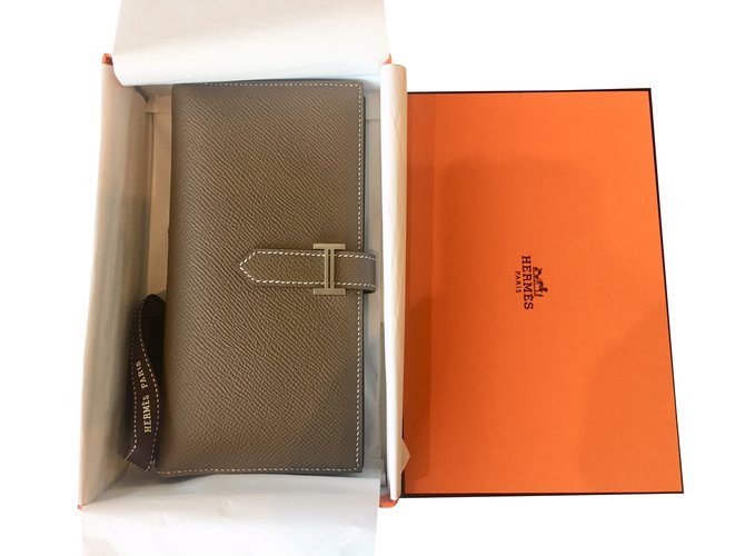 Hermès Bolsas, carteiras, casos Bege Couro  ref.99722