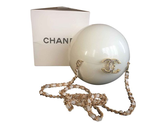 Chanel 2016 Gift Ball Pearl Clutch Bag