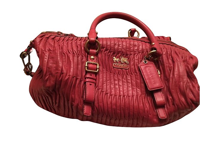 Coach Handtasche aus Leder Koralle