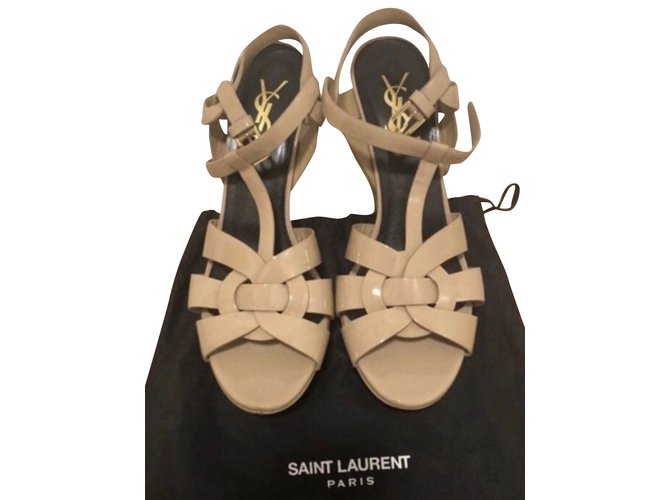 Saint Laurent Sandals Beige Patent leather  ref.105486