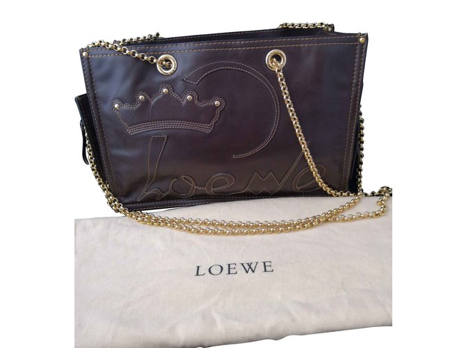 Fabulous leather Loewe bag with golden chains. Dark brown  ref.105559