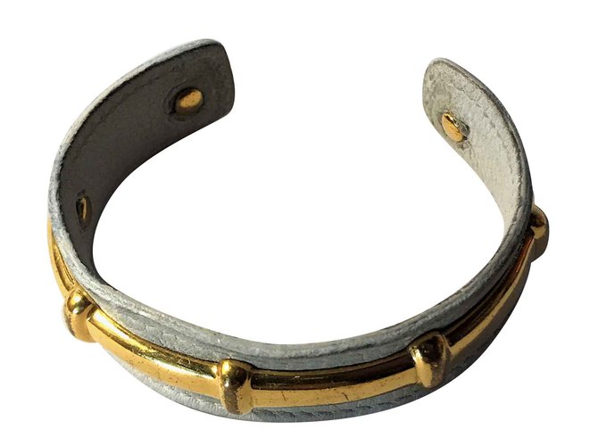 Bracelet Hermès Vintage "Demi Jonc"en Plaqué Or 18 carats et Cuir grainé Blanc  ref.105582