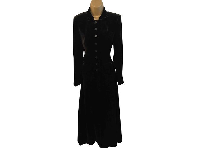 Hobbs Abrigos, Ropa de calle