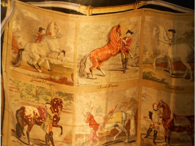 Hermès race de chevaux Soie Beige  ref.153184