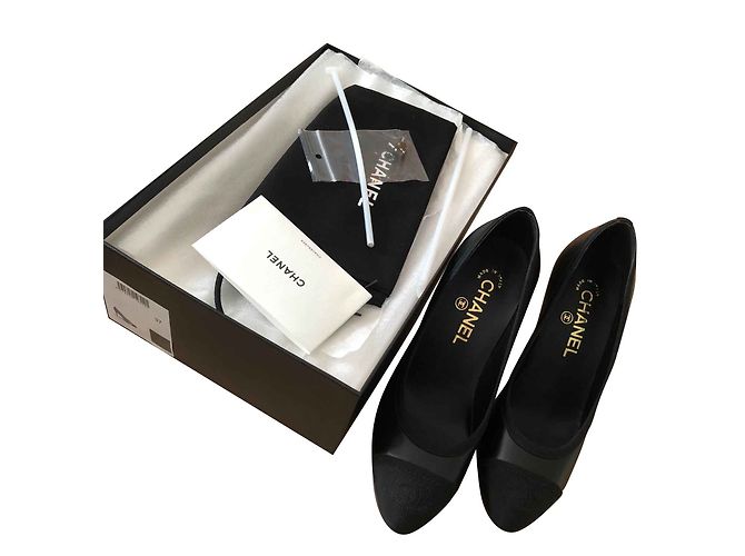 Décolleté Chanel in pelle nera 8 cm Nero