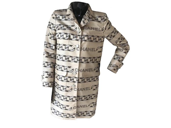 Chanel Gabardinas Beige
