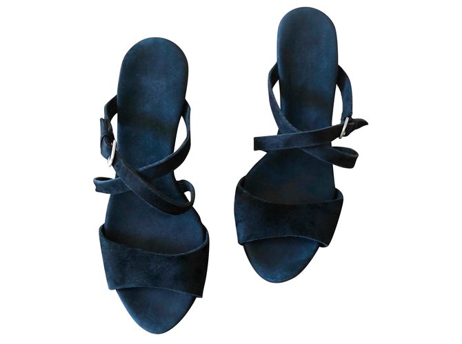 sandali con zeppa in camoscio nero "Jullita" UGG® Austrzlian °38 Beige Scamosciato  ref.105722