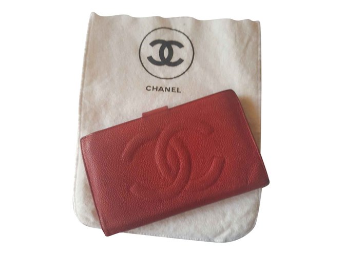 Chanel Geldbörsen Rot Leder  ref.105752