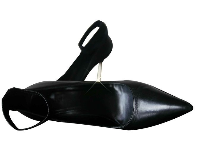 Gucci metal heel pumps Black Leather  ref.105872
