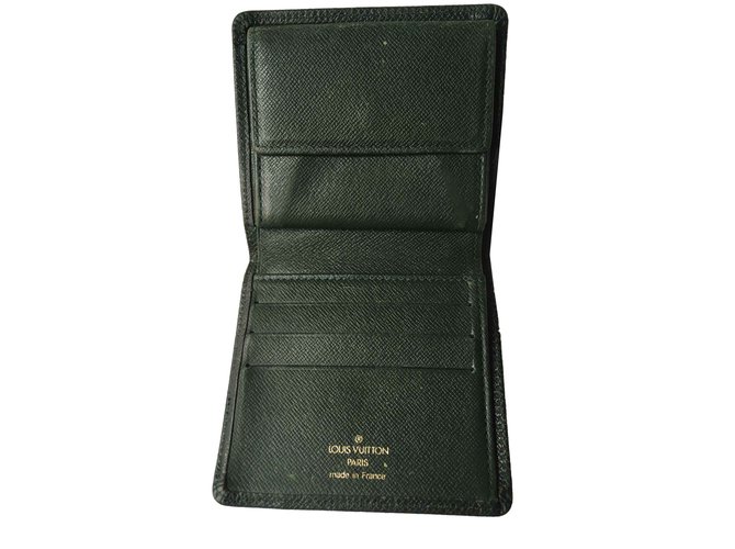 Louis Vuitton Valor de marco 460 EUR Verde oscuro Cuero  ref.106662