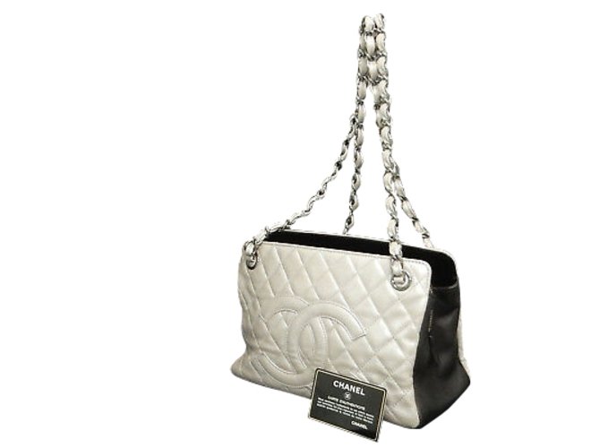 Chanel Sac d'epaule White Leather  ref.107597