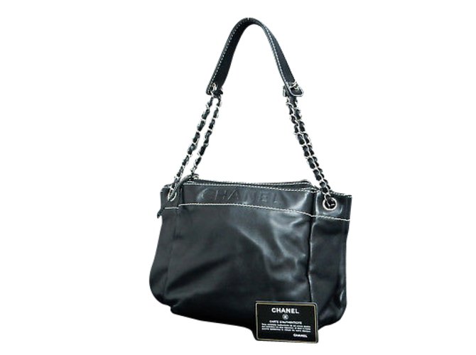 Chanel Vintage Handtasche Schwarz Leder  ref.107598