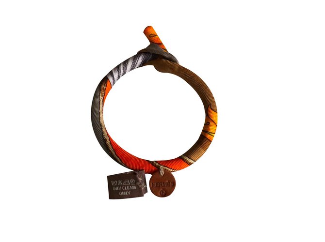 Hermès Bracelet Hermes en soie Multicolore  ref.107606