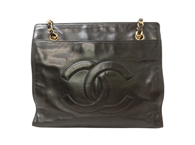 Chanel Vintage Shoulder Bag Black Leather  ref.107653