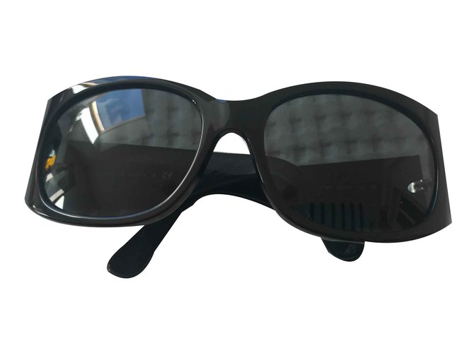 Chanel Gafas de sol Negro Plástico  ref.107782