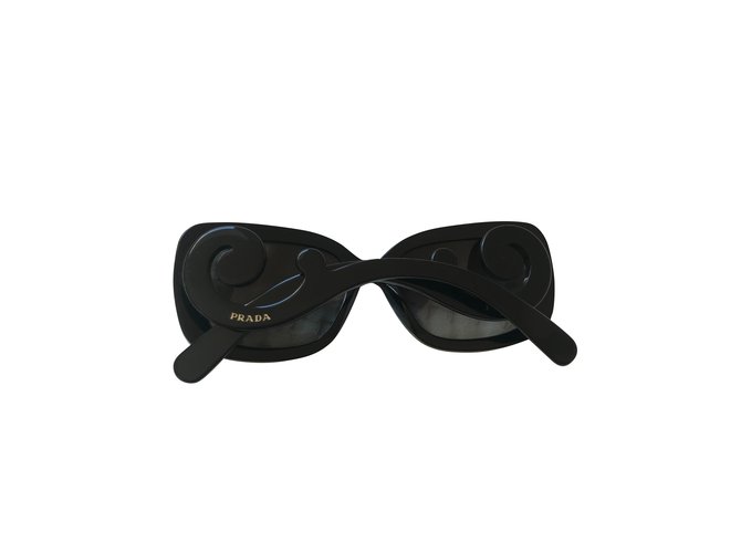 Prada Des lunettes de soleil Plastique Noir  ref.107816