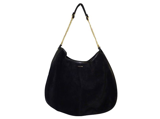 Bolsa One step de couro preto com alça de metal dourado