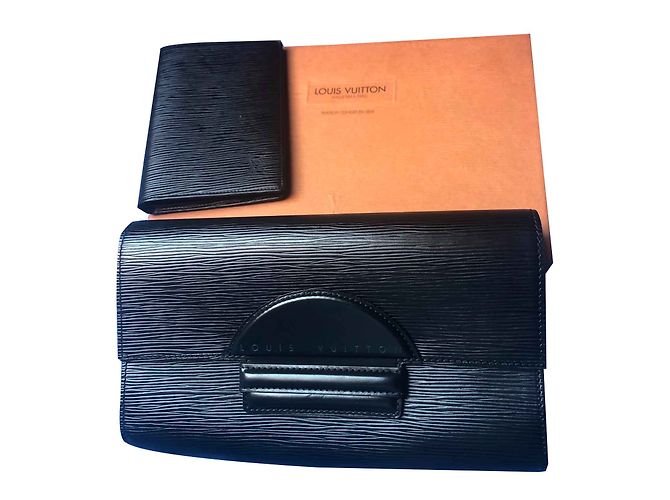 Portafoglio Louis Vuitton in pelle nera Nero