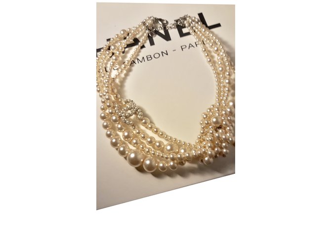 Chanel Halsketten Weiß Perle  ref.108798