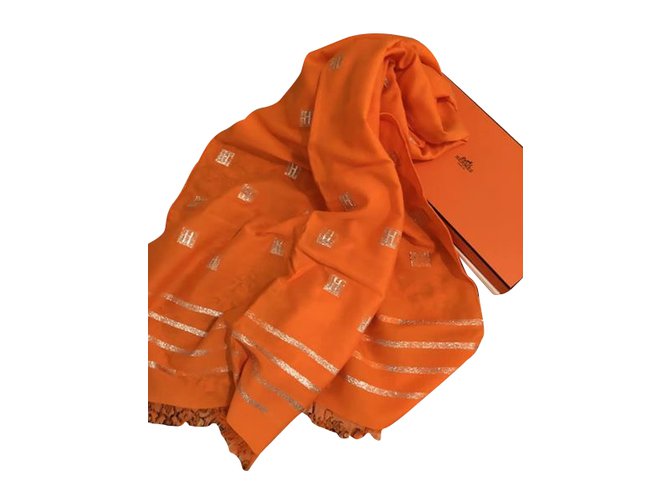 Écharpe hermès Soie Orange  ref.108988