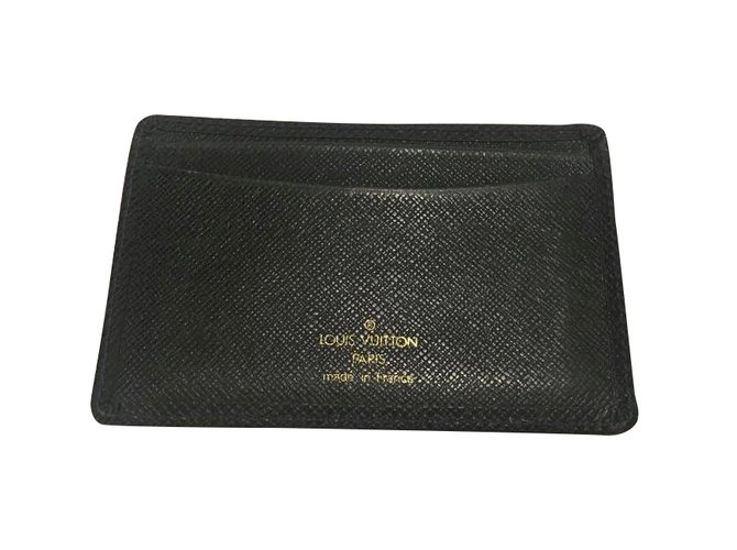 Louis Vuitton Leather Card Holder Taiga English green color in very good condition! Dark green  ref.108992