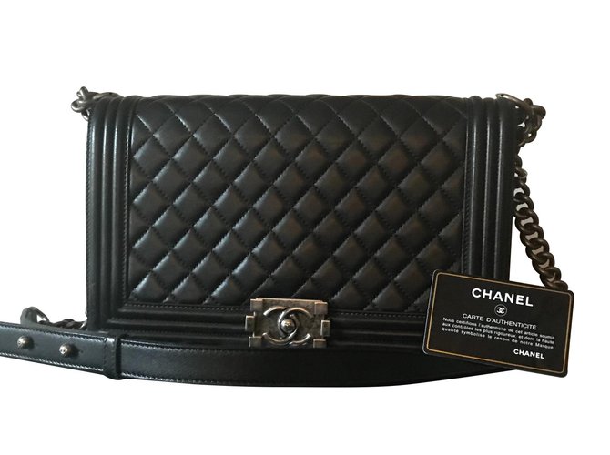 Chanel Boy Tasche Schwarz Leder  ref.109063