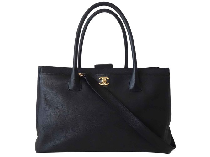 BAG CHANEL SHOPPING CERF TOTE Black Leather  ref.109500