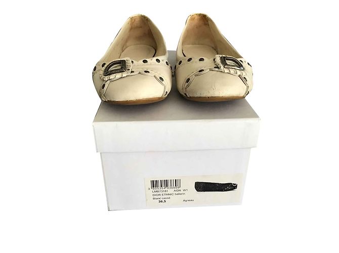 Christian Dior Ethnic Ballerinas aus Leder Eggshell Aus weiß