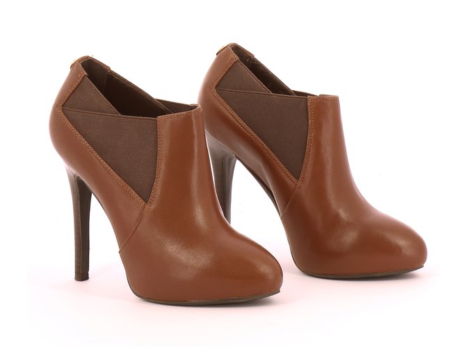 guess leather ankle boots