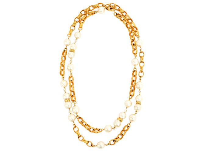 Chanel HIGH SEWING QUILTED PEARLS Golden Metal  ref.110310