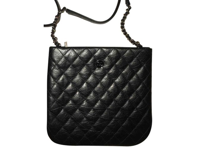 Chanel Clutch bags Black Leather  ref.115311