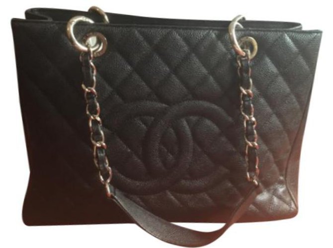 Chanel Handtaschen Schwarz Leder  ref.110724