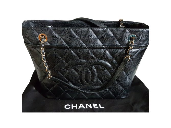Chanel Handtaschen Schwarz Leder  ref.111120