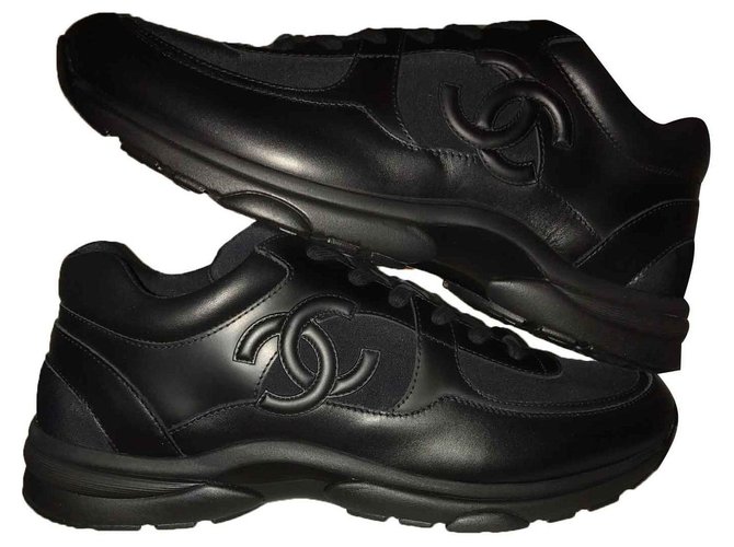 Chanel zapatillas Negro Cuero  ref.111715
