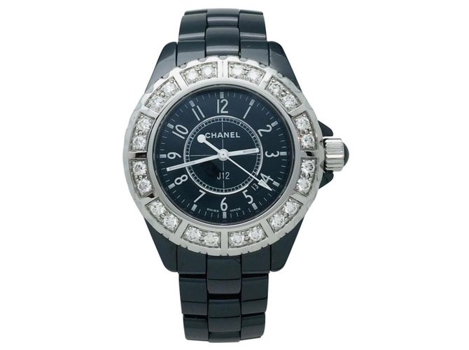 Montre Chanel J12 céramique noire, acier et diamants.  ref.111776