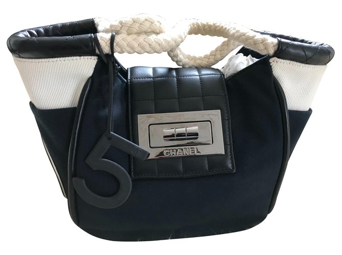 Chanel Handbags Black Beige Leather Cloth  ref.111899