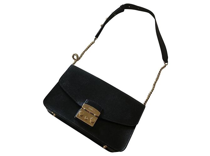 Bolsa de ombro Furla em couro preto
