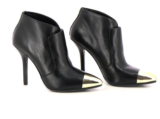 Guess Ankle Boots / Low Boots Black Leather  ref.112965